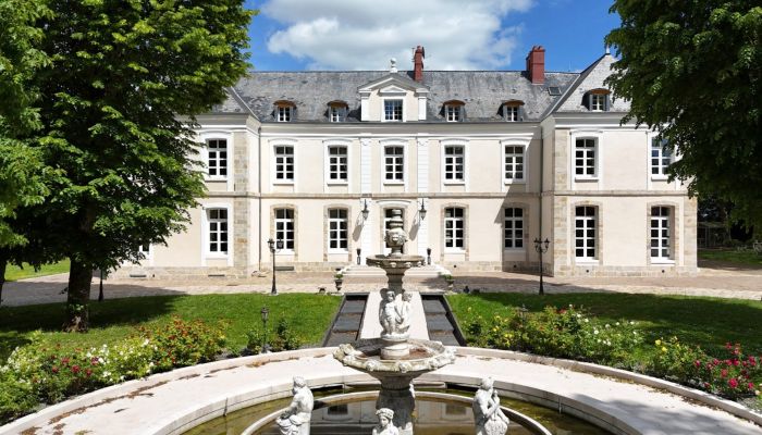 Classical château near Provins, Seine-et-Marne - not listed as a historic monument