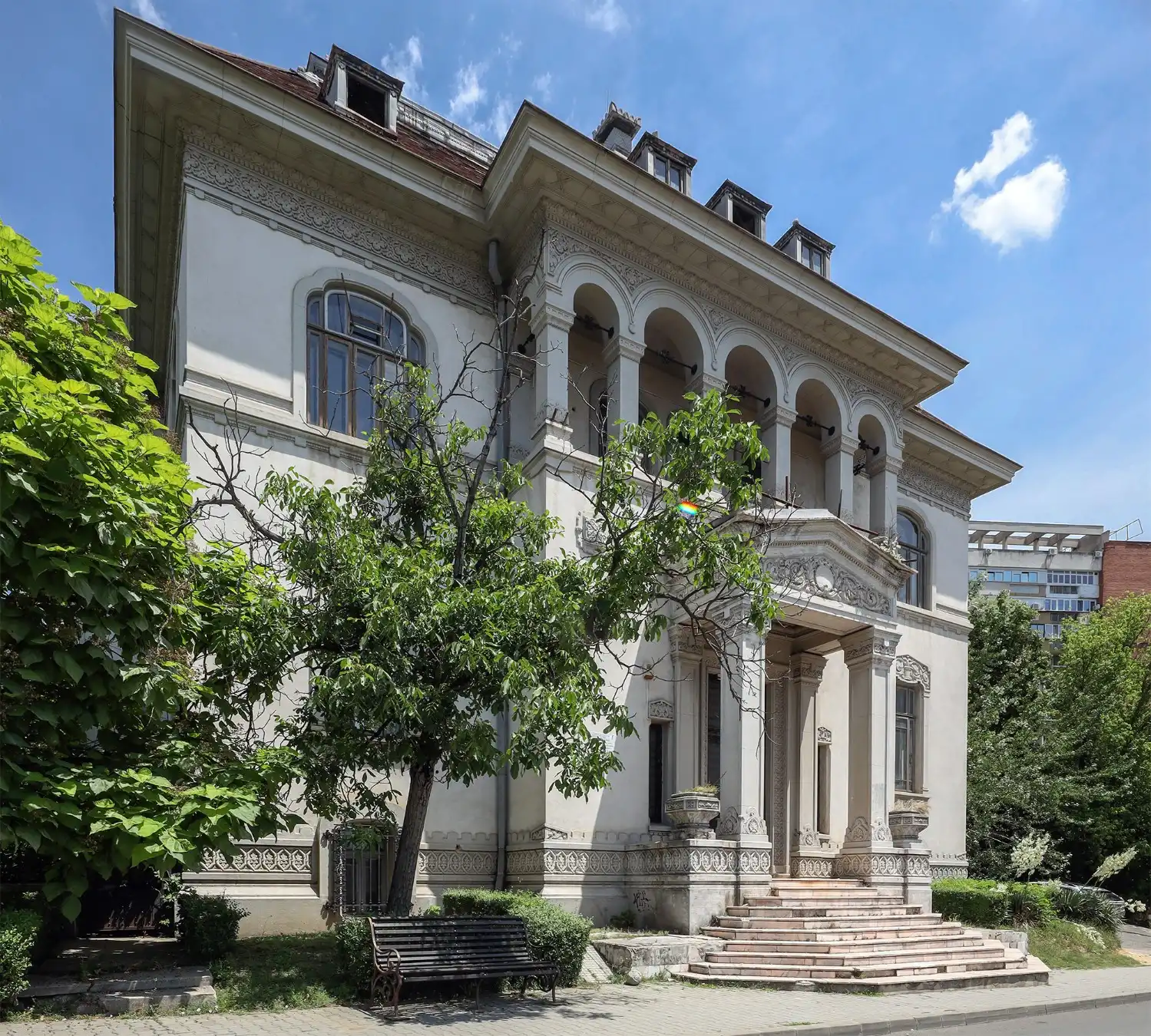 Photos Casa Băileșteanu - Historic landmark property in Craiova, Romania