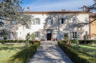 Character Properties, Luxury villa with pool and annexe in Pistoia