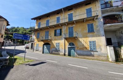 Farmhouse for sale Magognino, Piemont:  Exterior View