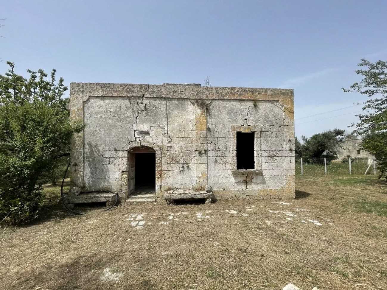 Photos Outskirts of Oria - Old farmhouse for sale