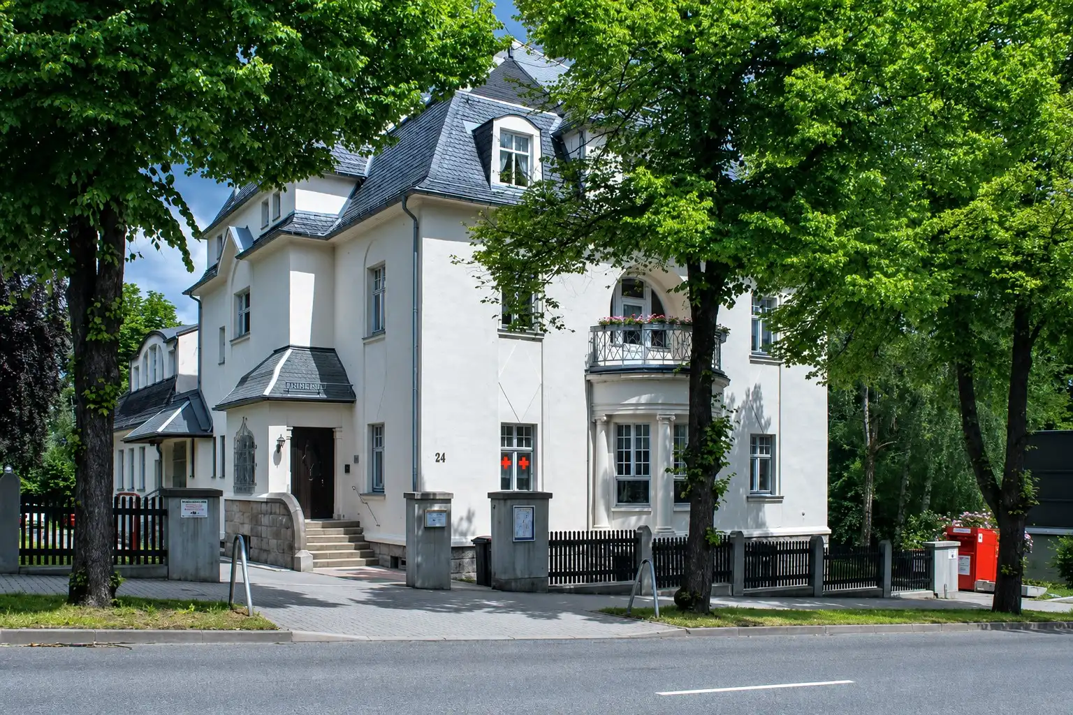 Photos Grand historic house with large garden in Auerbach, Saxony