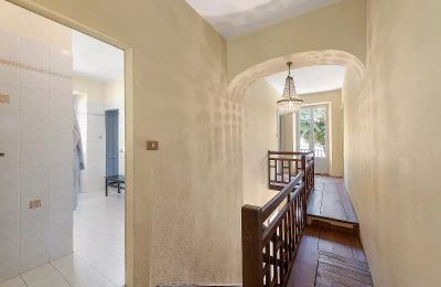 Historic Villa for sale 28824 Oggebbio, Piemont:  Staircase