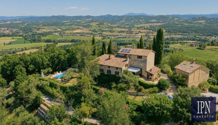 Restored country estate with guest house near Montone