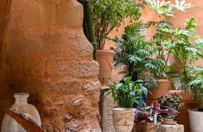 Historic property for sale Uzès, Occitania, Photo 11/32