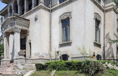 Craiova: A court hearing in their own house, Photo 1