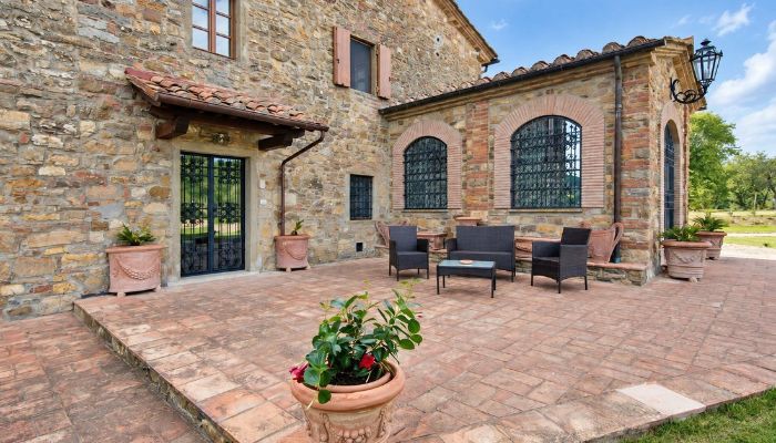 Country property for sale Civitella in Val di Chiana, Tuscany