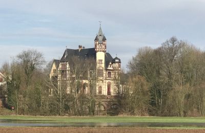 Historic estates, Luxury 1-bedroom apartment with study and 2 balconies in a historic castle – near Frankfurt am Main