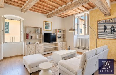 Historic estates, Renovated flat with private roof terrace in the centre of Umbertide