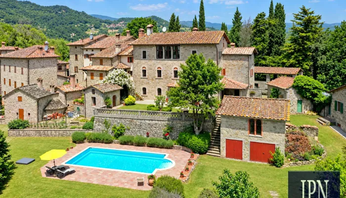 Manor house Caprese Michelangelo, Tuscany