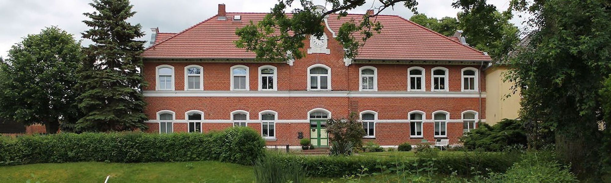 Photos Manor house Klein Belitz in well-kept condition