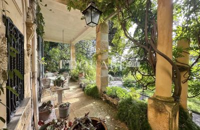 Character Properties, Great apartment with covered terrace, spectacular garden, sea view and parking space
