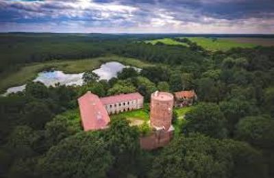 Medieval Castle for sale Swobnica, West Pomerania, Drohnenbild