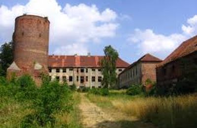 Medieval Castle for sale Swobnica, West Pomerania, Vorderansicht