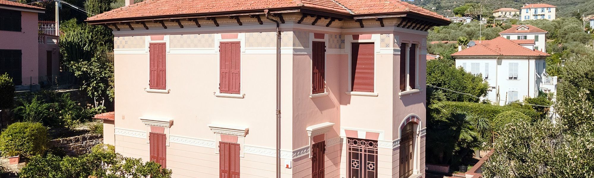 Photos Liberty Mansion with sea view in Porto Maurizio, Liguria