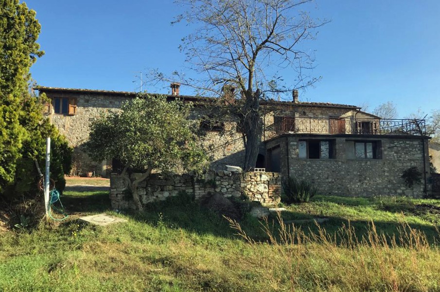 Photos Rustico in need of renovation with outbuildings