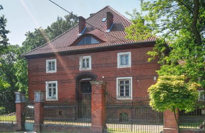 Historic Villa for sale Kętrzyn, Warmia-Masuria, Entrance