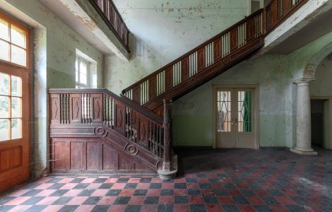 Biesendahlshof, Hofstraße - Entrance hall with main stairs and gallery in an old manor