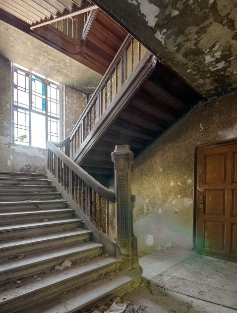 Kustrena, Kustrena - Staircase Kustrena Manor