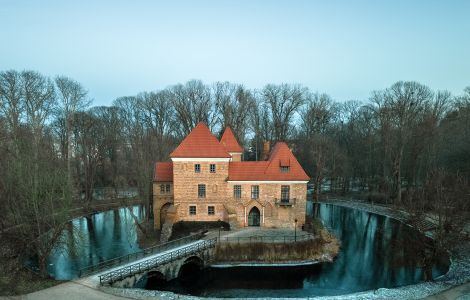 Oporów, Zamek w Oporowie - Palace in Oporów near Kutno