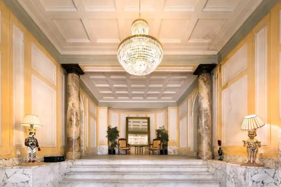Entrance hall Beesenstedt Castle 2025