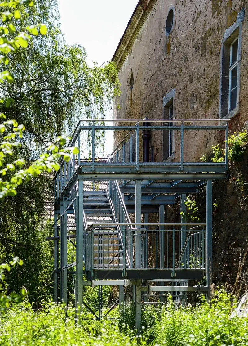 External escape staircase as a second means of escape