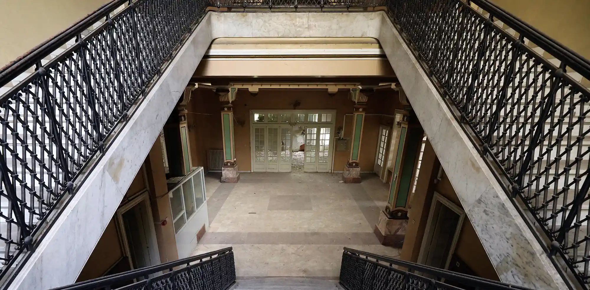 Craiova: A court hearing in their own house
