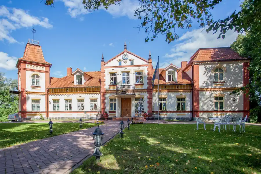 Manor houses in the Baltics