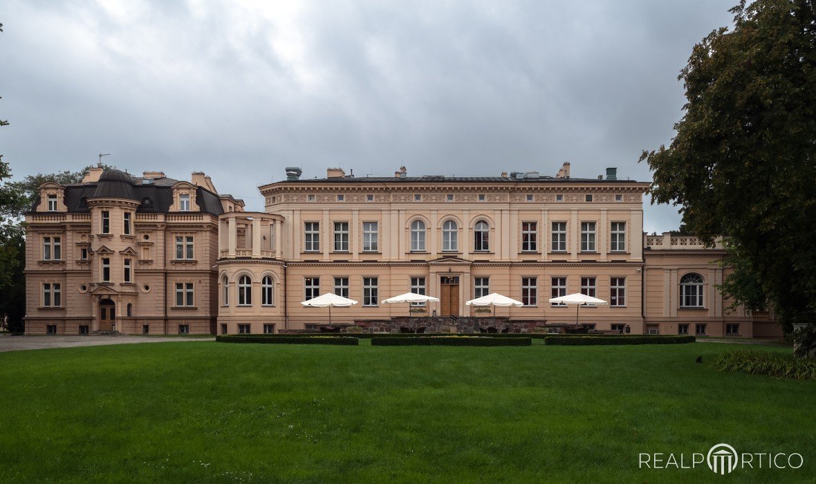 New Castle in Ostromecko, Ostromecko