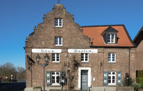 Tönisberg, Vluyner Straße - The Baaken House: Historical Inn