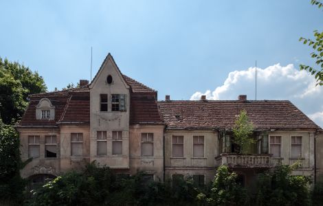  - Needs Reconstruction: Listed Villa in Saxony-Anhalt