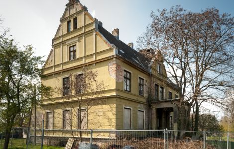 Flessenow, Lindenstraße - Flessenow Manor on Lake Schwerin