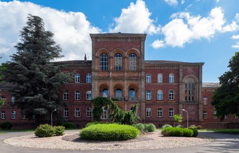 Merzig, SHG Klinikum - Historical Buildings in Merzig: Hospital