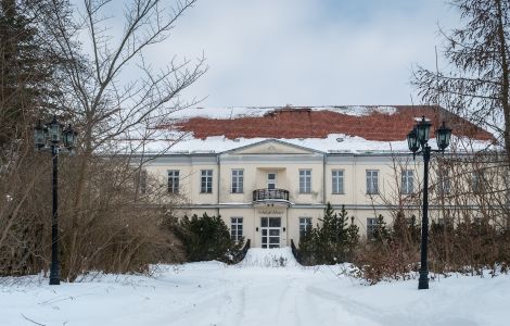 Fincken, Hofstraße - Mecklenbuerg Manors: Fincken