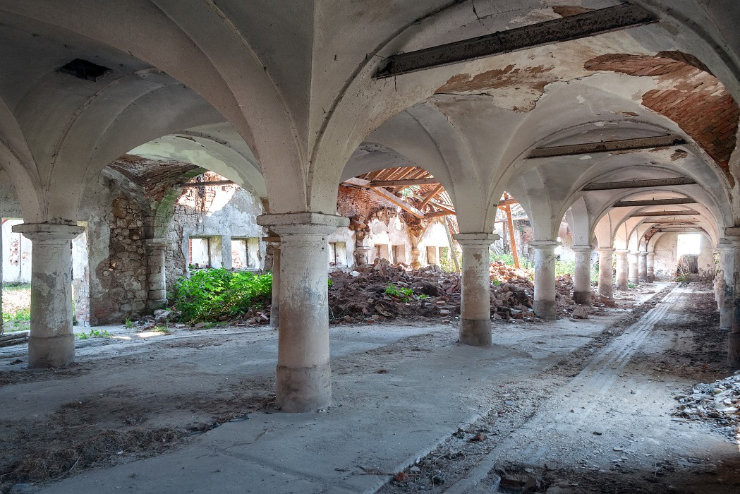 Old Grange: Impressive Stable, Lower Silesia