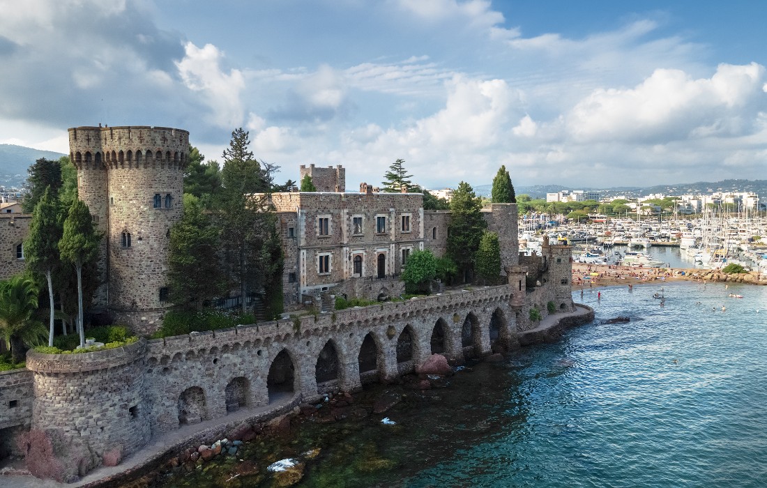 Seaside Palace in Mandelieu-la-Napoule, Mandelieu-la-Napoule