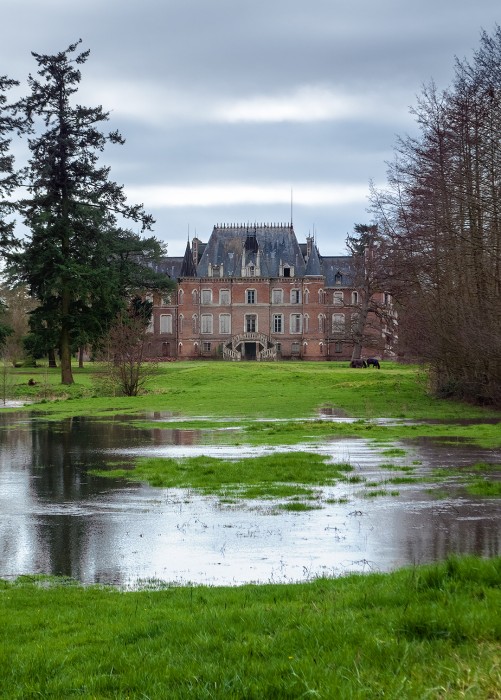 Normandie Castles: Château de Coulonges, France