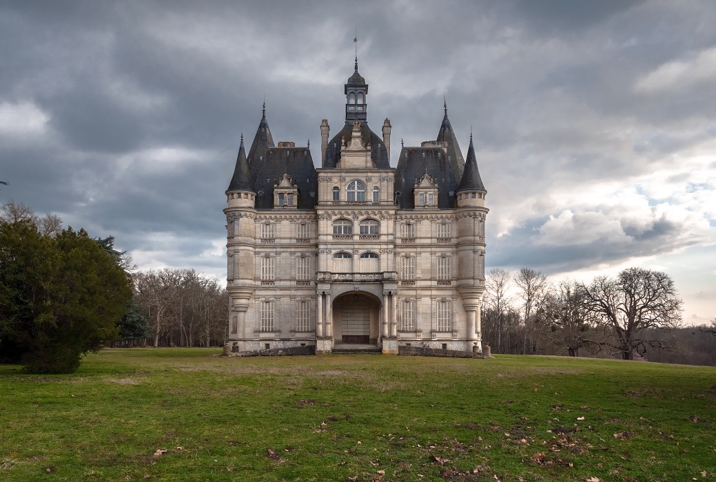 Unknown Loire castles: Château de Bon-Hôtel, Ligny-le-Ribault