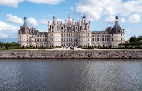 - Chambord Castle: View from north