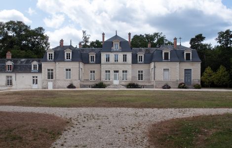  - Castle / Manor House in Saint-Cyr-en-Val