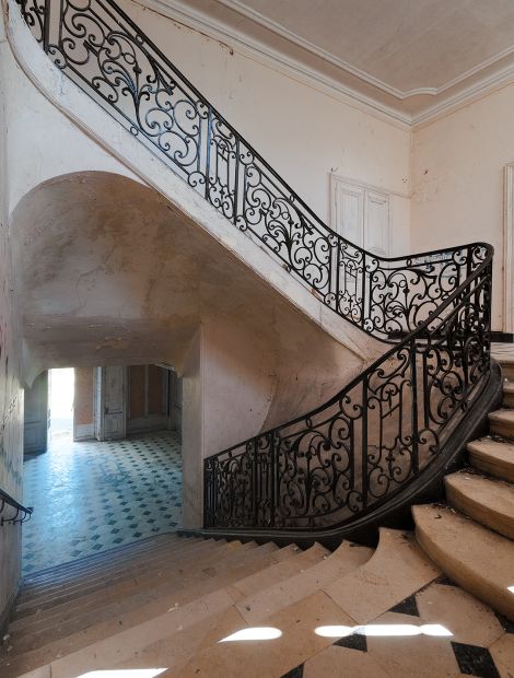  - Baroque castle in Normandy: staircase
