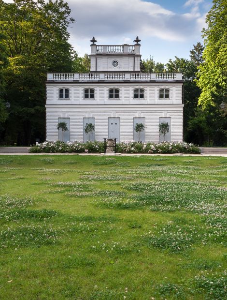 Warszawa, Promenada Królewska - Łazienki Park: White House