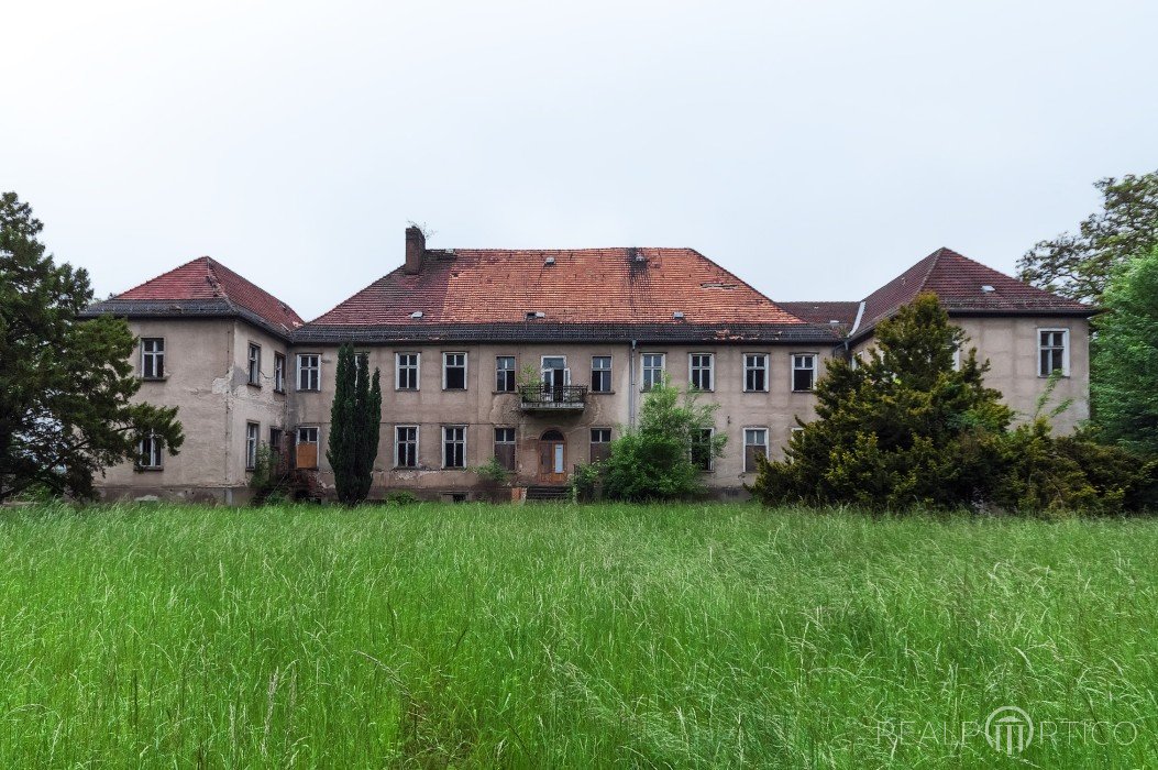 Former Manor in Radewitz - Estate Park, Radewitz