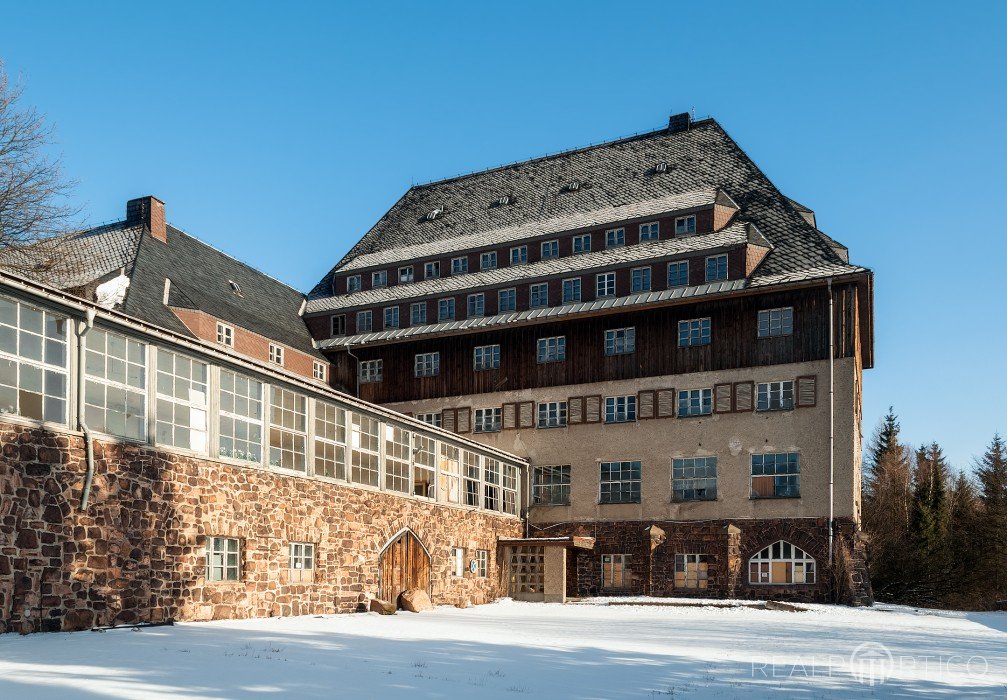 Former Sanatorium "Raupennest" in Altenberg, Altenberg