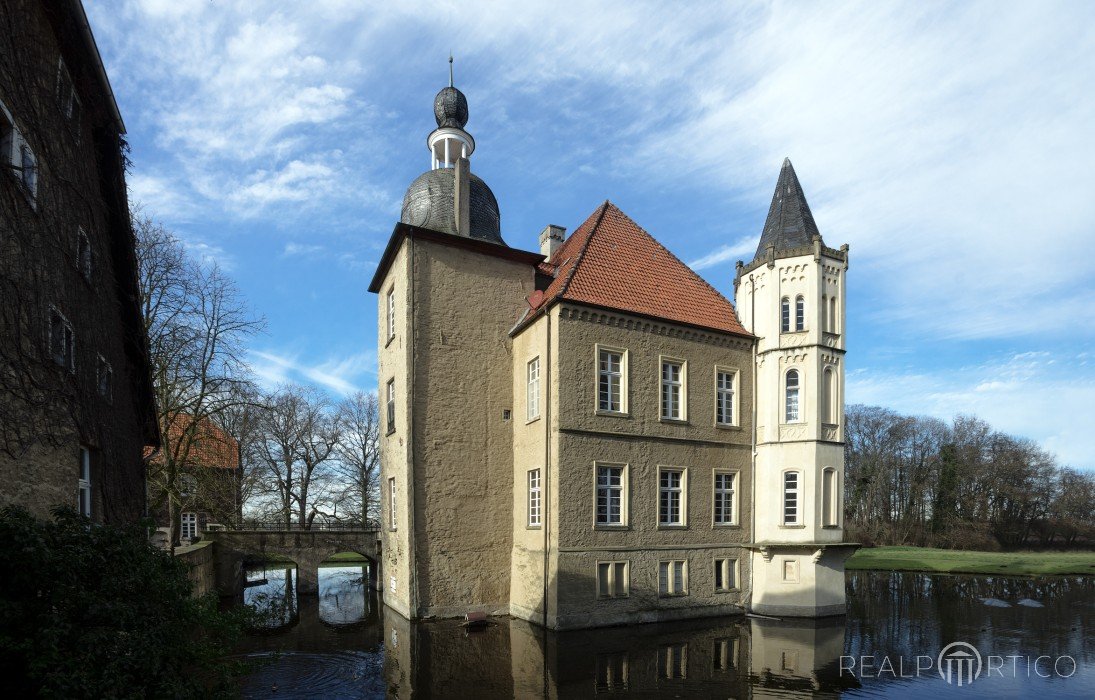 Moated Castle "House Heeren", Heeren
