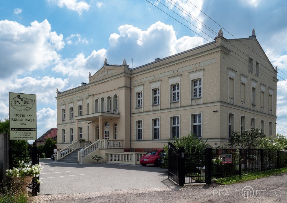 Manor houses in West Pomerania: Hotel "Akacjowy Dwor" in Trzebiatów, Trzebiatów
