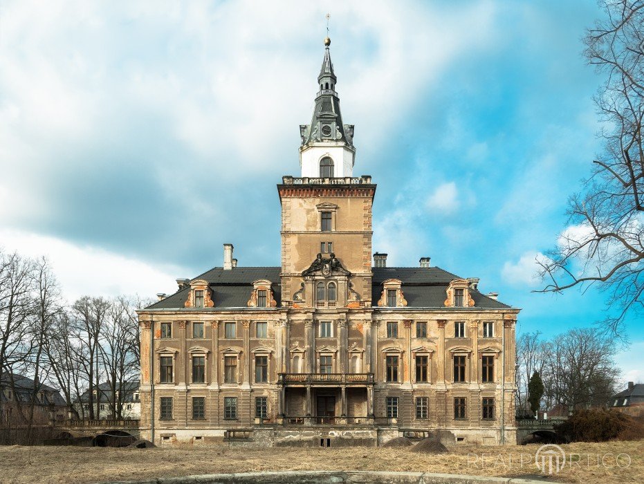 Moated Castle in Roztoka, Lower Silesia, Roztoka