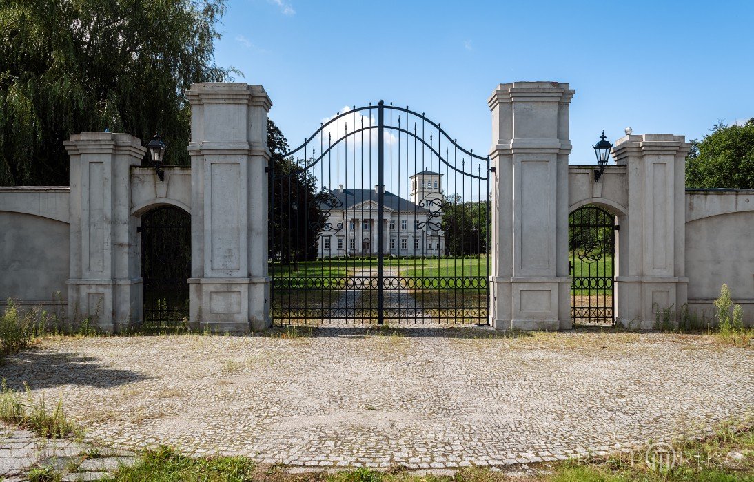 Manor in Grab, Grab