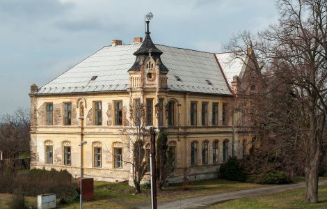  - Manor and former School in Zbyslav