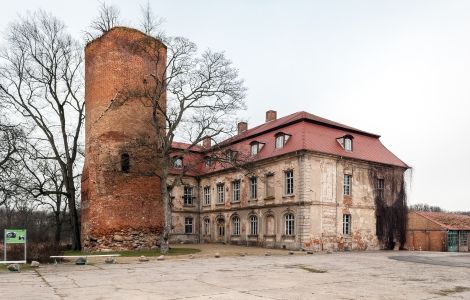 /pp/cc_by_nc_sa/thumb-deutschland-brandenburg-zichow-schloss.jpg